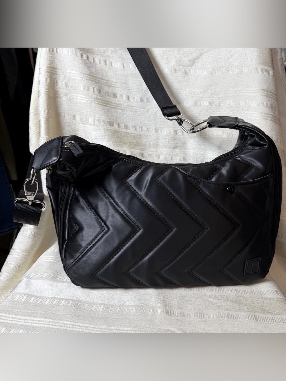 IHKWIP Black Zig Zag Quilted Convertible Shoulder Crossbody Bag